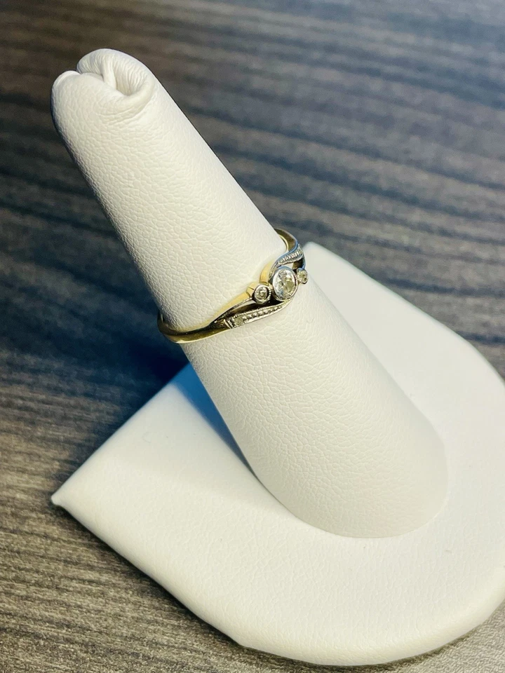 Anillo de oro amarillo de 10 quilates con diamantes genuinos - 0,15 quilates con diamantes pequeños de 2,01 quilates y 2 quilates Foto 2 de 4