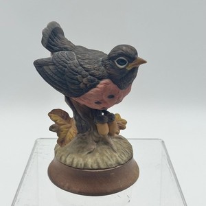 Josef Originals Georgian Porcelain Figurine Robin Bird on Wood Base Vintage