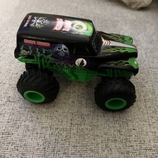Monster Jam Grave Digger Remote Control Truck 1:10 Scale RC No Remote BKT Tires