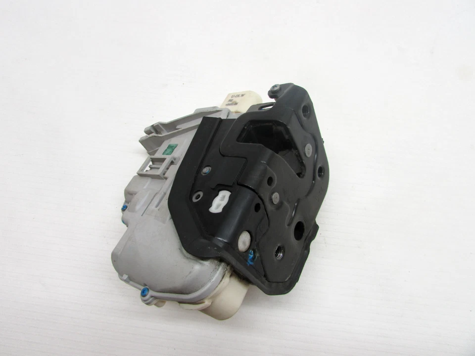 Audi A6 2006 cierre de pestillo delantero izquierdo 4F1 837 015 A OEM 06 Foto 2 de 4