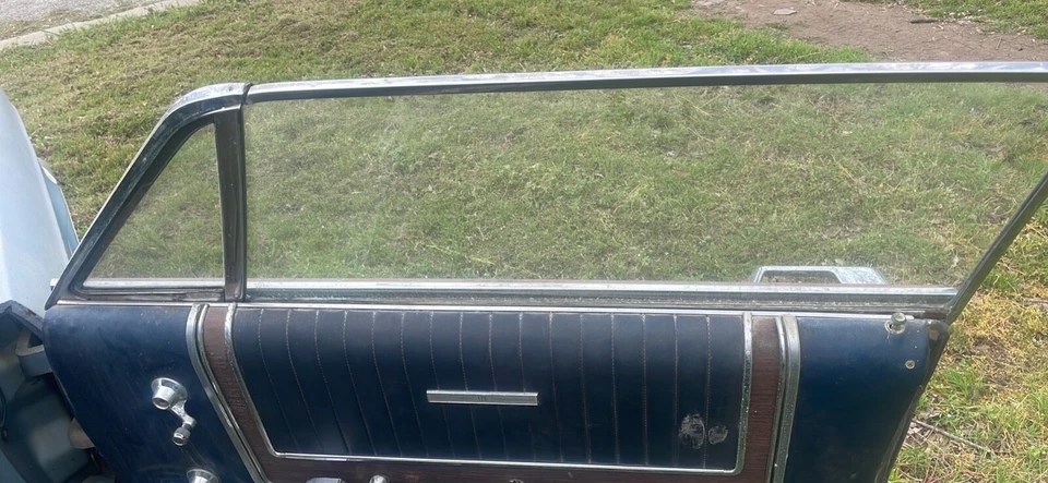 Ford Galaxy 500 LTD Parrilla y recorte lateral  Foto 4 de 4