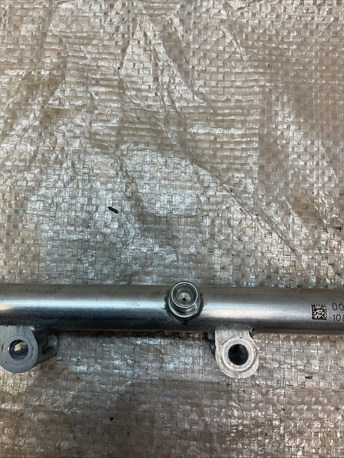 14-20 Maserati QuattroPorte 3.0 302kW  Left Fuel rail main line pipe 129140365