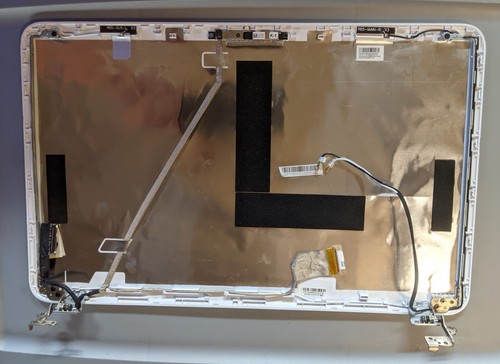 HP Pavilion 15e LCD Back Cover w/Hinges, Antenna,LCD Cable & Cam 719852-001 - Picture 2 of 3