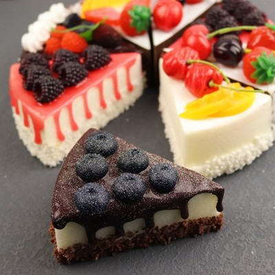 Brand New Simulationskuchen Fake Cake 10*8*6cm 45 Grams Brot Requisiten