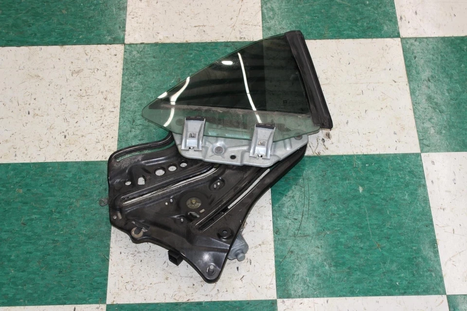 11-15 CAMARO SS Convertible Passenger RH Rear Quarter Window Regulator OEM Glass - Image 2 of 4
