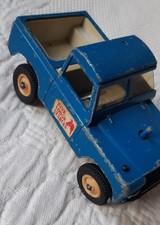 BRITAINS PINE LODGE STABLES LAND ROVER SWB 1975 1/32 scale. Broken 