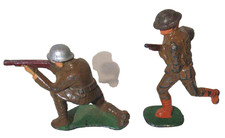 Vtg Lot of 2 pre-WW2 1935-'41 CastLead Kneeling Shooter, Barclay RunningSoldier