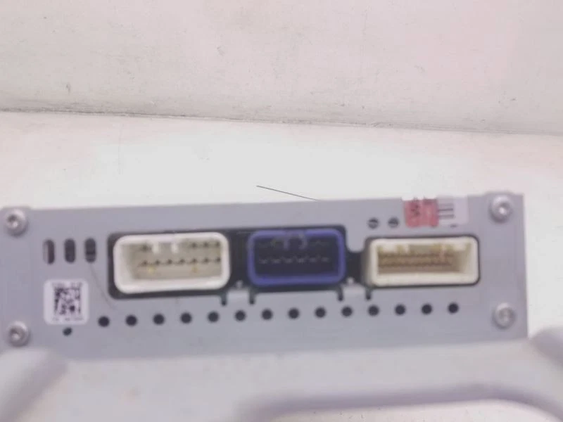 08-12 MONTAJE AMPLIFICADOR AUDIO RADIO TOYOTA AVALON Foto 4 de 4