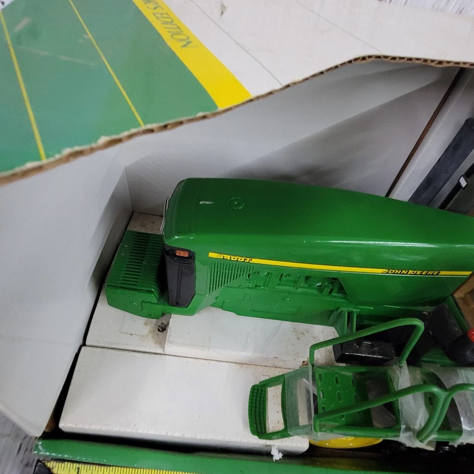De colección 1998 1/16 Ertl John Deere 8400T Tractor-Pistas fundido a presión/plástico verde/amarillo  Foto 2 de 4