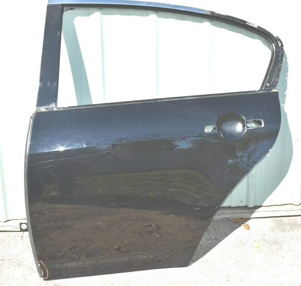 Infinity G37 G35 G25 Q40 2007-2015 sedán OE carcasa de puerta trasera izquierda del lado del conductor KH3 Foto 2 de 4