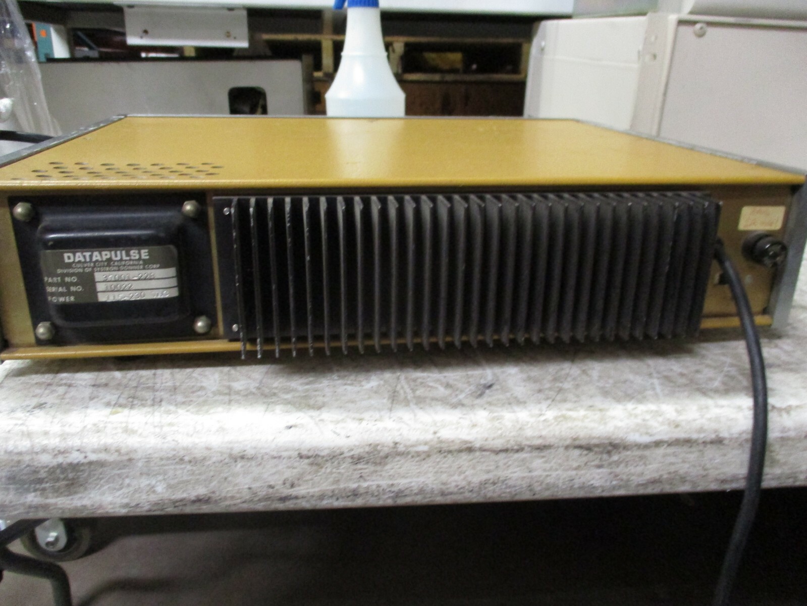 Systron-Donner Datapulse 115 Pulse Generator P/N: 37001-228     *