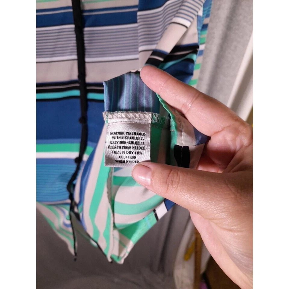 Top Style Co para mujer grande con botones azul verde multicolor a rayas Foto 4 de 4