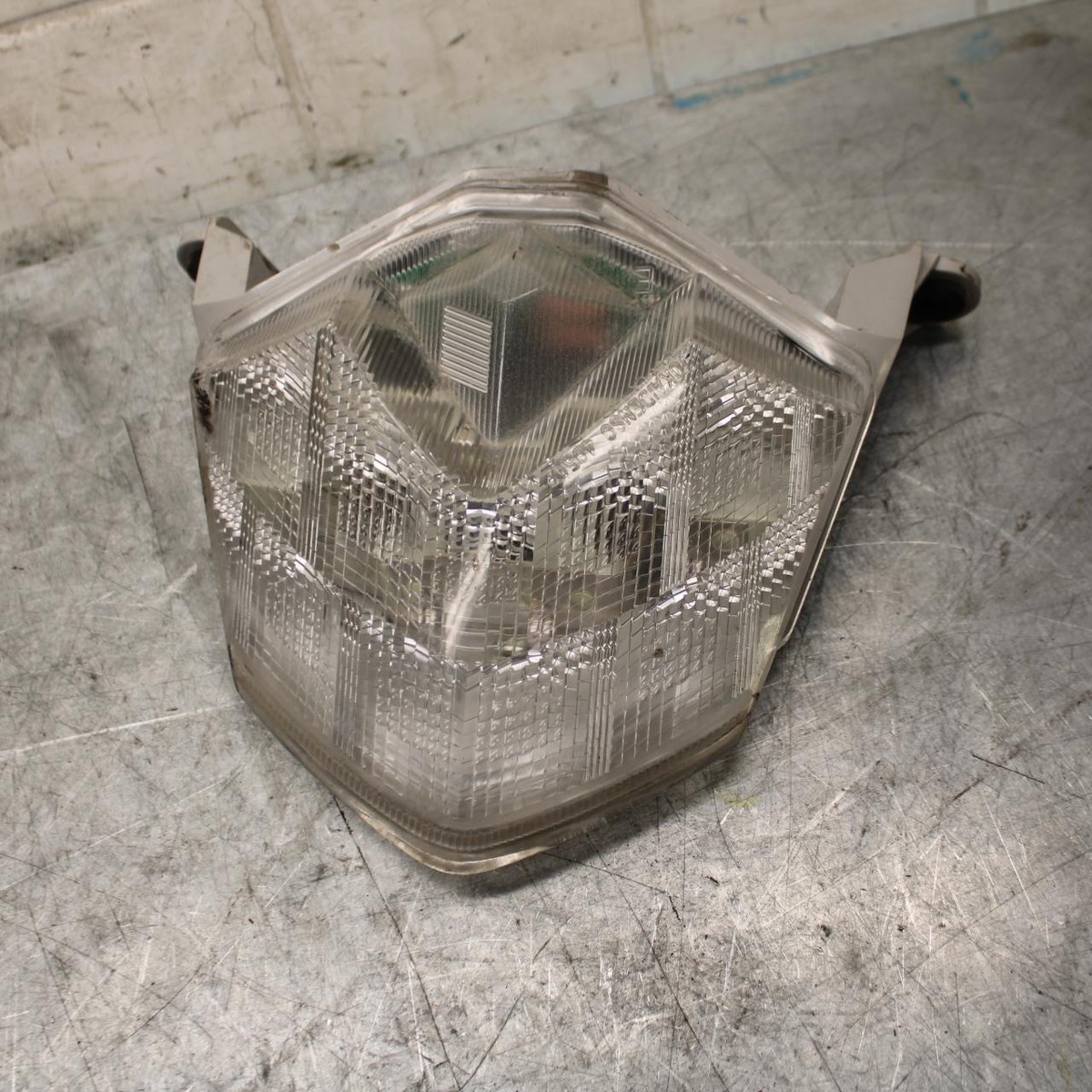 64R 本体 K 2009 Kawasaki Ninja ZX6R REAR TAIL TAILLIGHT BACK BRAKE LIGHT