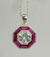 Colgante redondo de oro blanco de 14 quilates con diseño de diamantes y rubíes VVS1 de 2 quilates