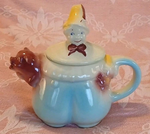 Vintage Shawnee Tom The Piper's Son Holding Pig Nursery Rhyme Teapot USA 1940s