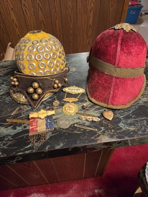 Odd Fellows Masons Collectibles Hats, Pins, Coin As Is Hats Damaged See Pics 