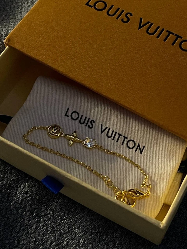 Auténtico brazalete Louis Vuitton LV flor encanto Foto 3 de 4