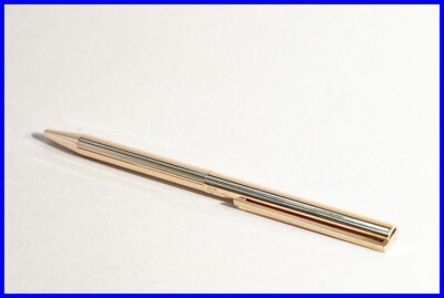 ST. DUPONT PARIS CLASSIQUE Nadelstreifen Design Kugelschreiber