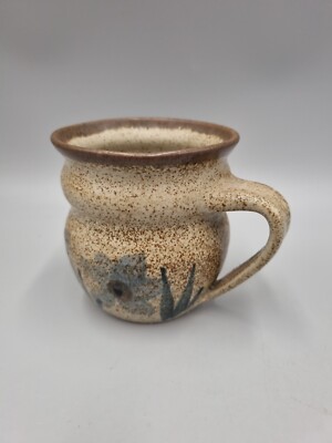 Ein Studiokeramik Becher, Impressed Makers Mark Monogramm 'AM', 'CLAYGATE', Morley?