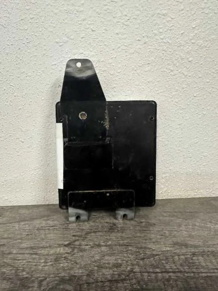 Módulo de control del motor Dodge Ram 50 1985-1986 OEM N.º de parte: MD084556 Foto 4 de 4