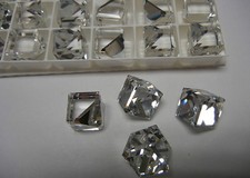 SWAROVSKI ® - 10 Pz  Cubo 4841-8 mm. Clear Crystal Comet Argent Light VZ Unfoile