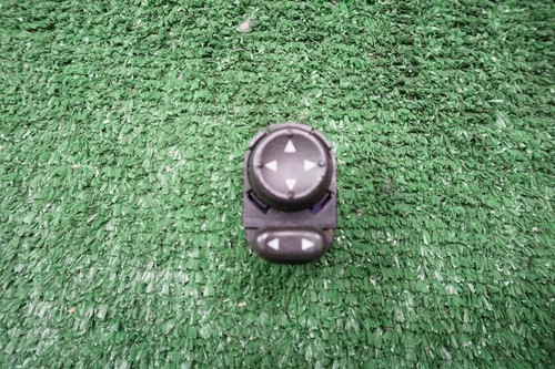 2004 2005 2006 2007 2008 CHEVROLET HHR LEFT FRONT MIRROR Switch OEM 15261340