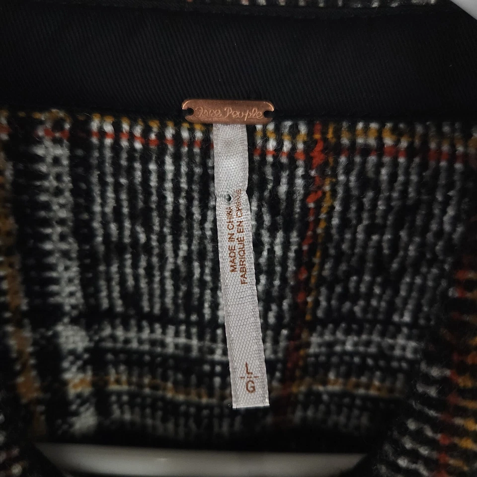 Casaco feminino Free People grande preto branco laranja malha poli mistura botão para cima - Imagem 4 de 4