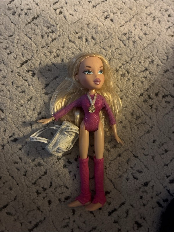 Bratz Play Sportz Gymnastics Gold Medal Cloe Gymnast Fashion Doll