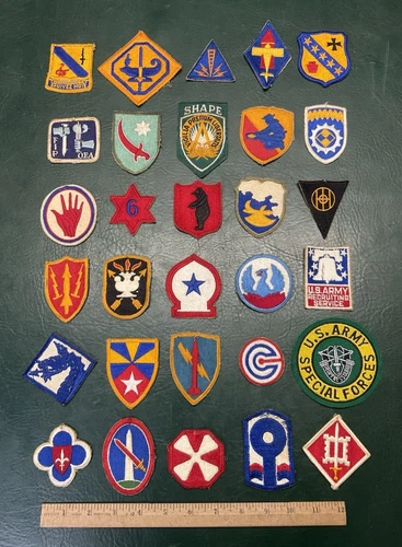 Lot of 30 WW2 & Post War & Vietnam Era U.S. Army Military Patches