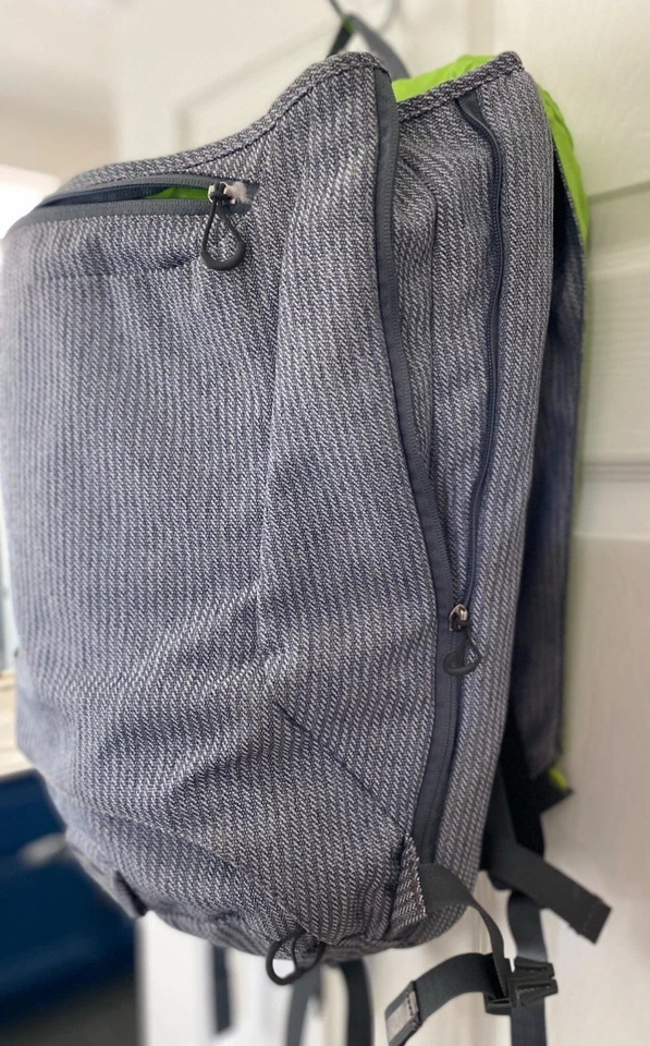 Mochila Osprey Pixel Port Gris Espiga Logo Scopely Laptop Tech Bag Rara Foto 4 de 4