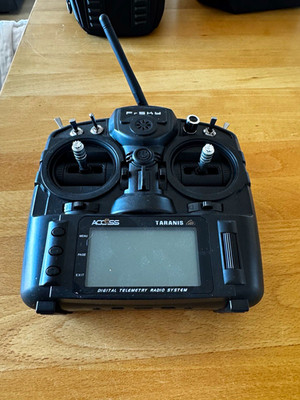 FrSky Taranis X9 Lite Fernsteuerung inkl. Tasche.
