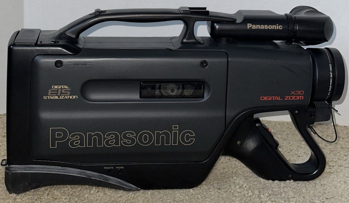 Vintage Panasonic VHS Pistol Grip PV-720 30x Digital Zoom