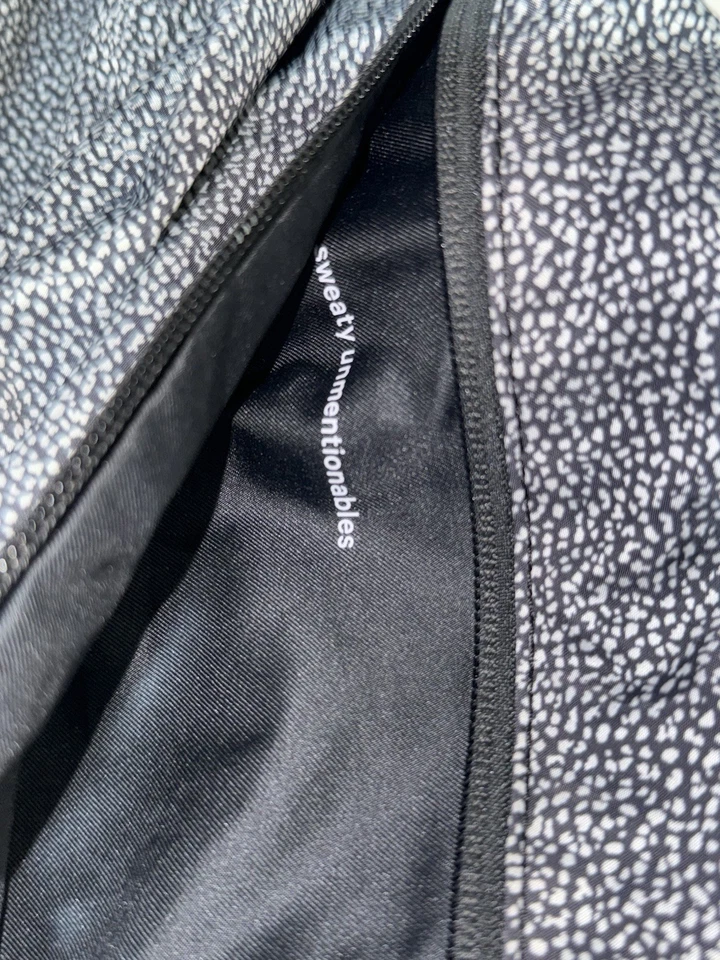 Lululemon Get Rolling Yoga Mat Bag 17L Black & White Interior Pockets 29" - Image 3 of 4