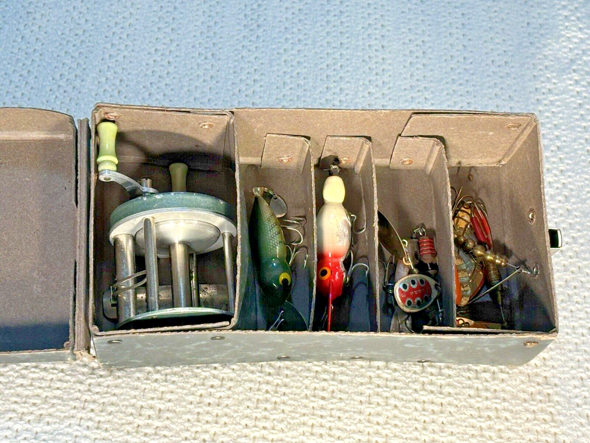Rare Vintage Fishing Lot ABU Record 1300 W/Some Mixed Lures In A