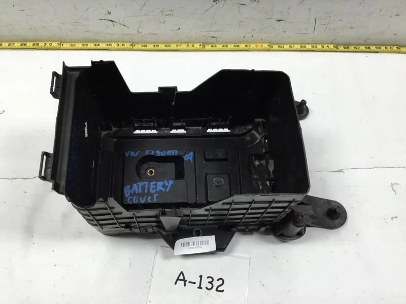 2009 VOLKSWAGEN TIGUAN 2.0 TSI BATTERY TRAY BOX HOLDER PANEL OEM+ - Image 4 of 4