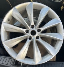 TESLA MODEL S 21