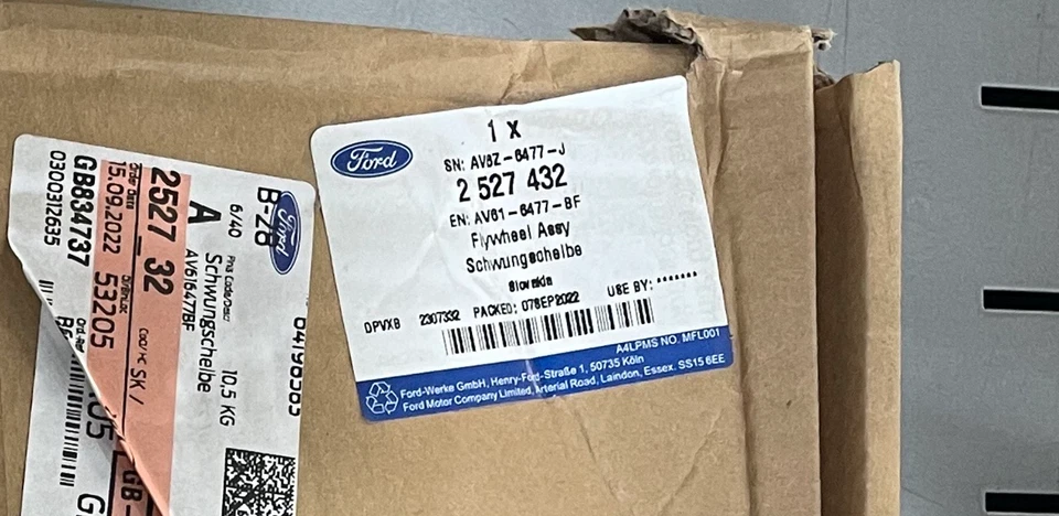 Ford FLYWHEEL ASSY (C-Max, Focus, Kuga, Mondeo & S-Max - 2527432 - AV61-6477-BF - Image 4 of 4