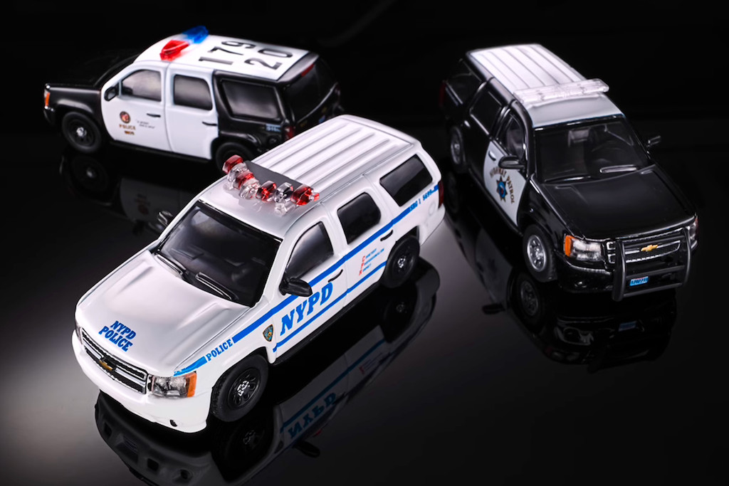 1:64 596Model Tahoe Police Highway Patrol SUV Model Diecast Metal Car 1:64 596Model Tahoe Police Highway Patrol SUV Model Diecast Metal Car