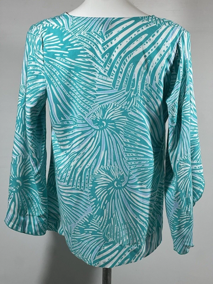 Blusa para mujer La Mer Lux mediana verde/blanca cuello en V informal manga aleteada dividida Foto 3 de 4