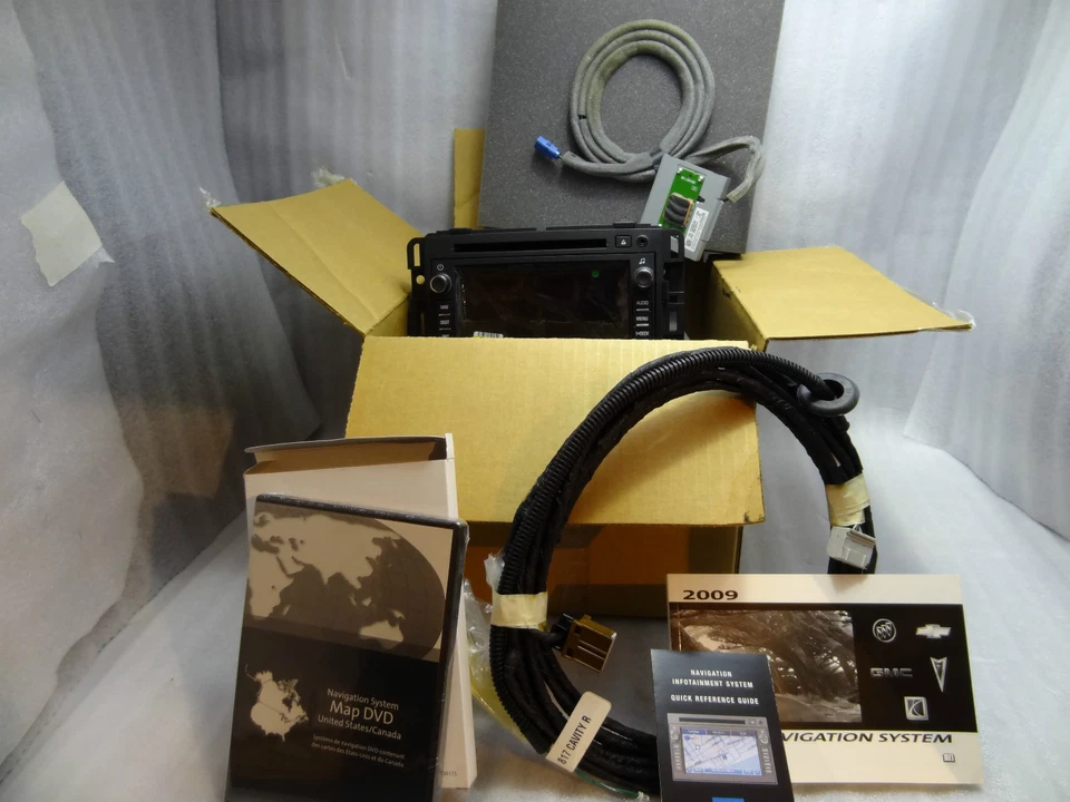 Outlook Acadia Enclave Equinox Lucerne Traverse Torrent Navigation CD Radio OEM - Image 2 of 4