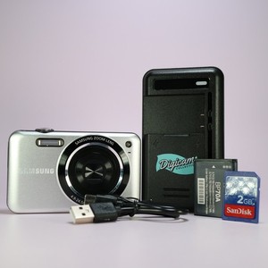 Samsung Digital Camera ES78 14.2MP Silver Tested Full Working Set