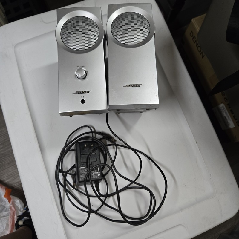 Bose Companion 2 2.0 PC  Computer Speakers 3.5mm RCA 