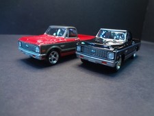 Greenlight 1972 Chevrolet C10 Cheyenne red & black together - Loose 1:64