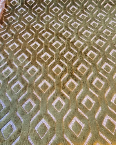 DESIGNERS GUILD CHAREAU VELVET UPHOLSTERY FABRIC IN FERN 440cm X 138cm - Picture 7 of 7