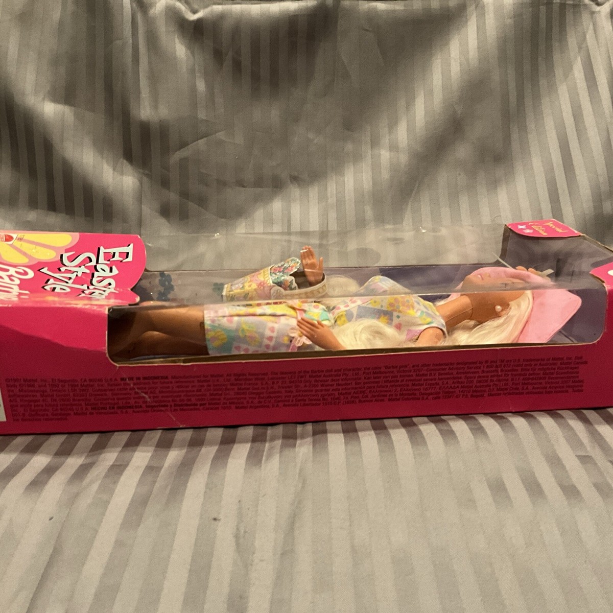 Barbie 1997 Easter Style Fabriqué Indonésie NRFB x