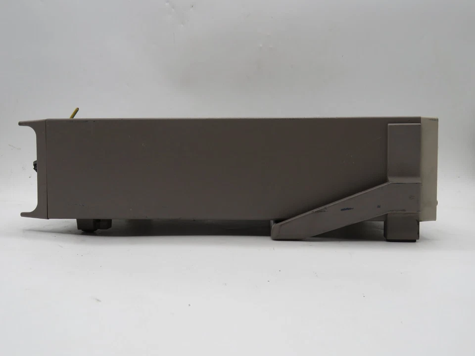 Fuente de alimentación de alta velocidad Keithley 2303 15V, 3A/9V, 5A Foto 4 de 4