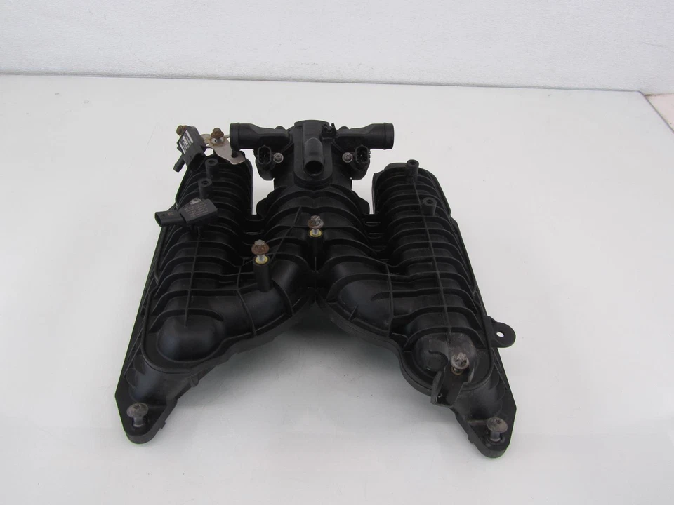 15-16 PORSCHE MACAN 3.0L Gas Fuel Intake Manifold 94611001664 94611000635 - Image 3 of 4