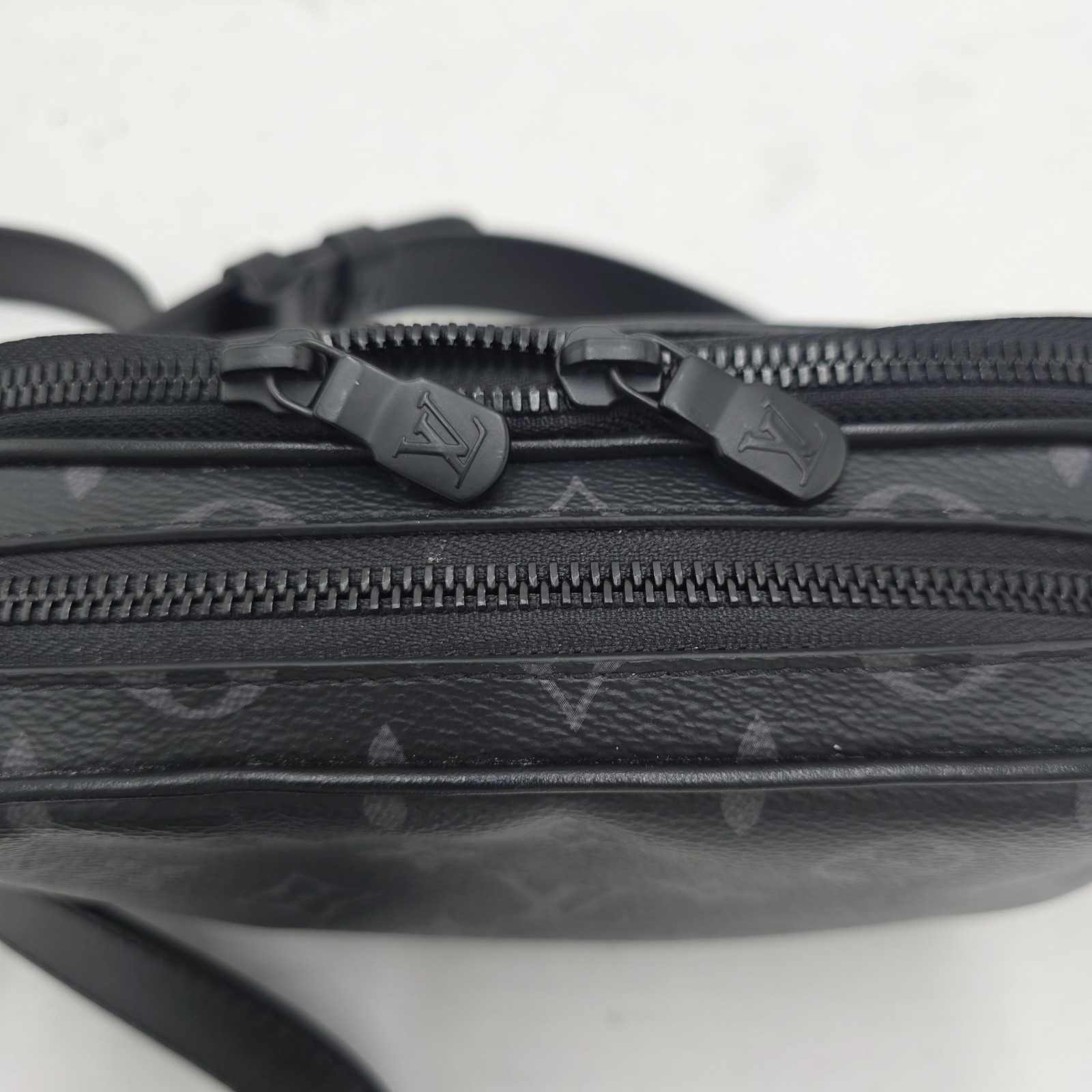 Louis Vuitton Monogram Eclipse Alpha Messenger ( … - image 13