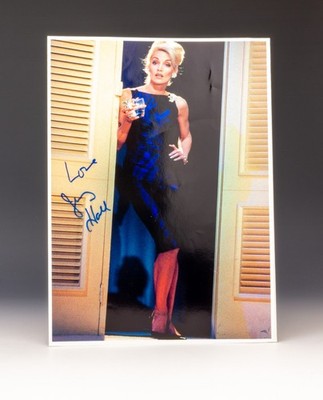 Jerry Hall - Iconic American Model - signed handsigniertes großes Foto