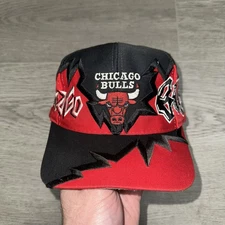 Vintage 1990s Chicago Bulls Drew Pearson Jagged Edge Snapback Twill Hat
